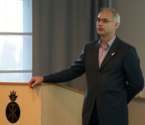 Pirkanmaalainen MPK:n kouluttaja Mikko Hörkkö toi omassa esityksessään esiin reserviläisten tykistötaitojen koulutuksen käytännön näkökulmasta.