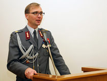 Juhalesitelmän piti tykistön tarkastaja eversti Pertti Lahtinen.